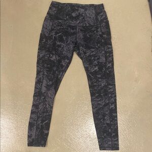 Black and Gray Patterned Leggings